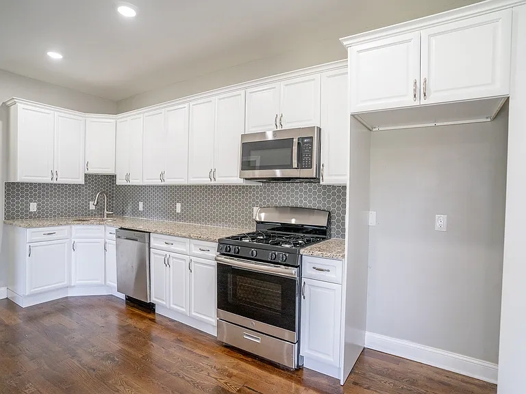 55 Lentz Ave #3 — Photo 5