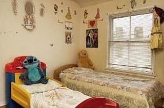 3rd image of 1427 Willow Ave