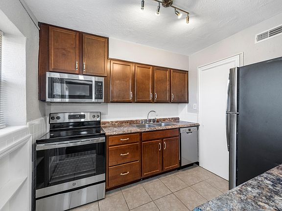 4th image of 6016 S Kingshighway Blvd #E3
