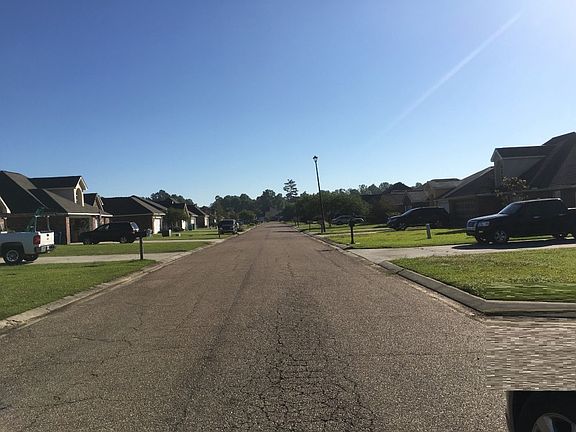 4th image of 26517 Parkwood Dr
