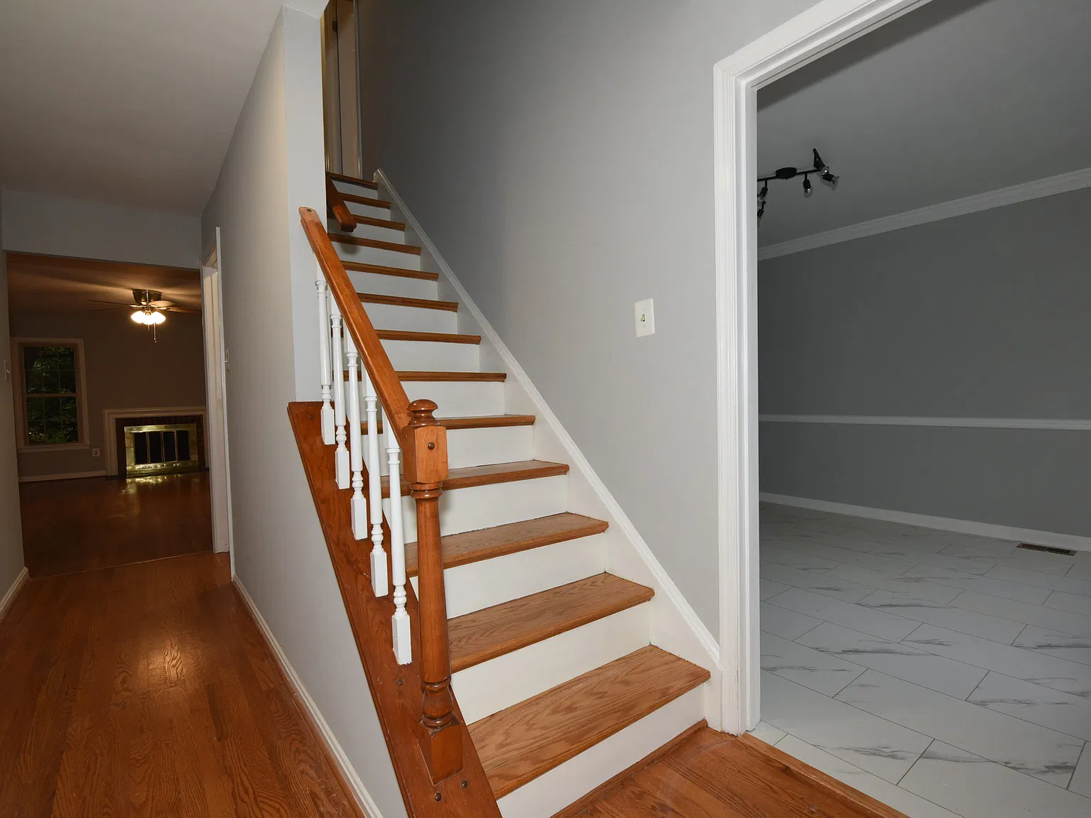 3 bed, 2486 sqft, $3,900 — Photo 2
