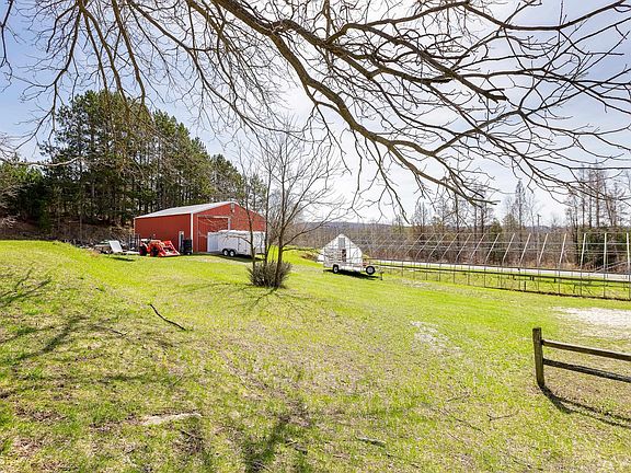 4th image of 2760 River Rd