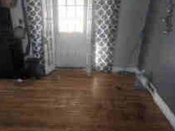 5th image of 406 Sheridan St