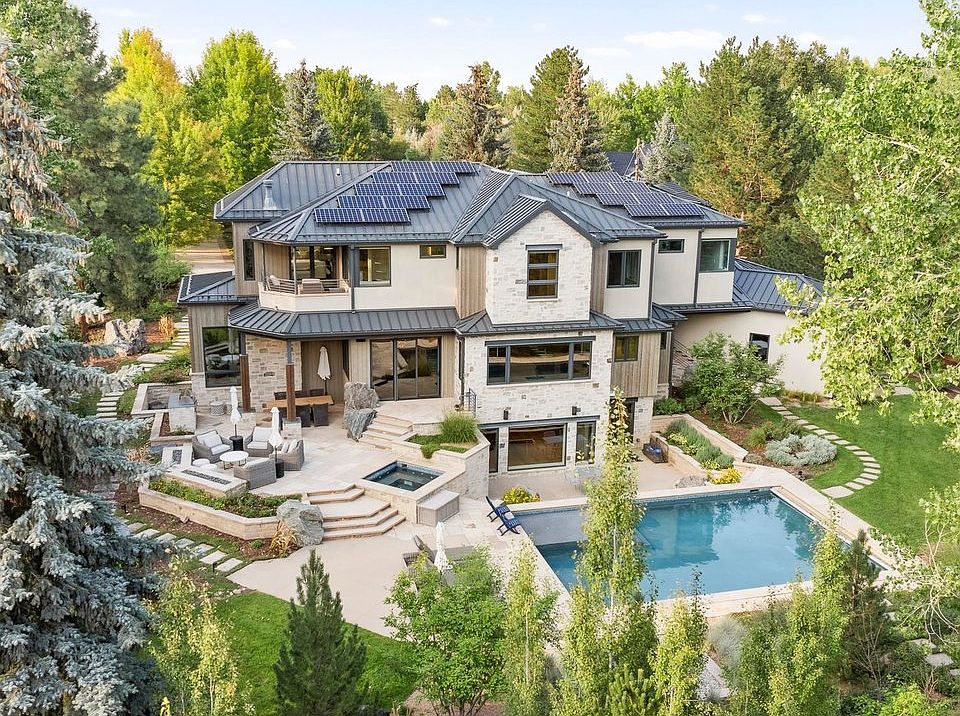 1st image of 2158 Tamarack Ave