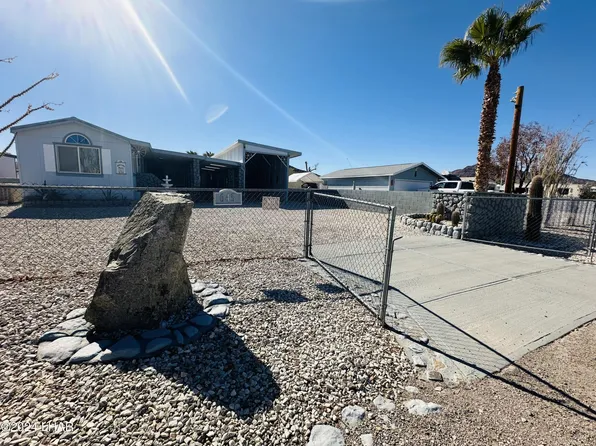 645 W Desert Dr, Quartzsite, AZ 85346