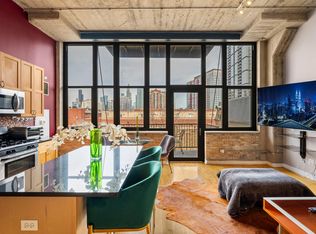 320 E 21st St Unit 303, Chicago, IL 60616