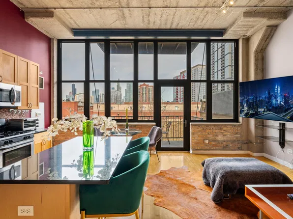 320 E 21st St Unit 303, Chicago, IL 60616