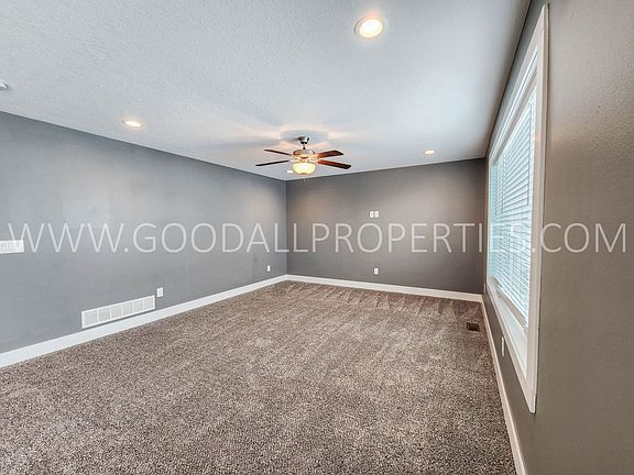 4th image of 1306 Green Hills Dr