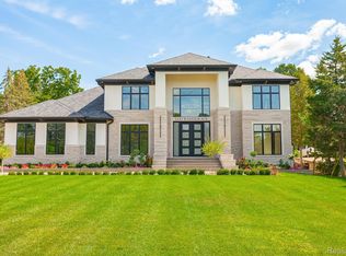 1147 Rainier Ave, Rochester Hills, MI 48307