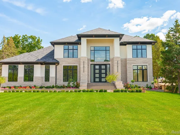 1147 Rainier Ave, Rochester Hills, MI 48307