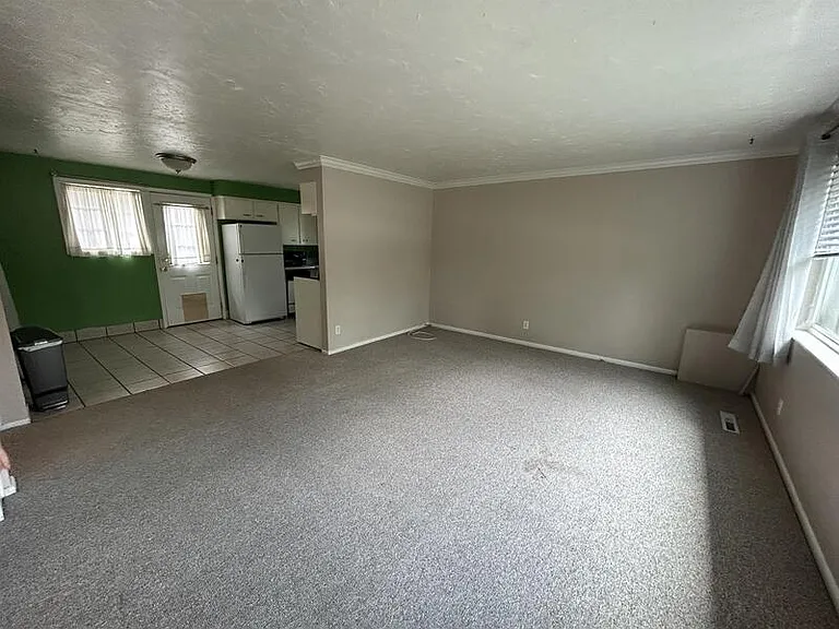 909 E Browning Ave #C — Photo 8