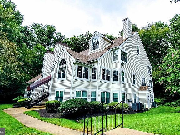 3rd image of 908 Westhaven Dr #11-201
