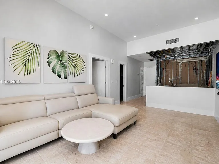 6917 Collins Ave #L-107 — Photo 12