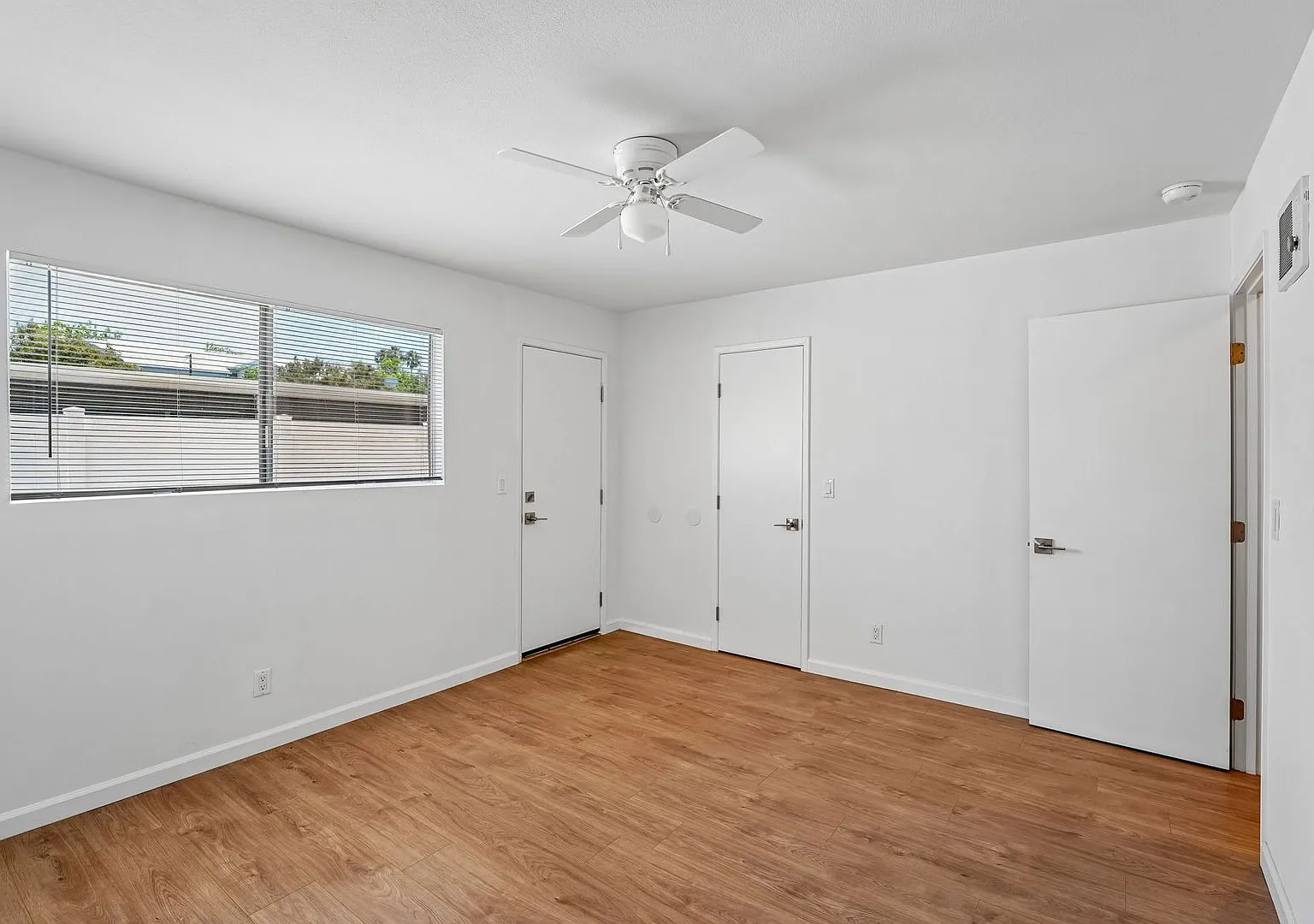Parkhill Apts — Photo 3