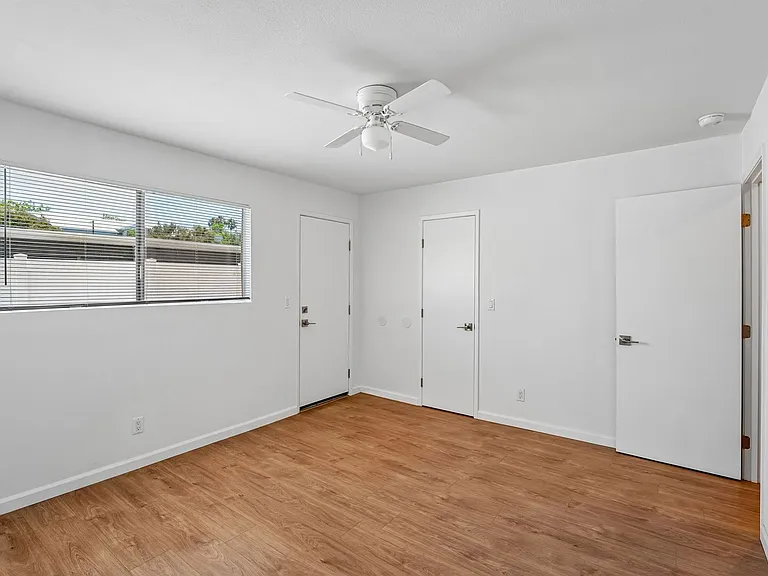 Parkhill Apts — Photo 3