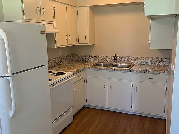 5th image of 3017 N Vagedes Ave #B