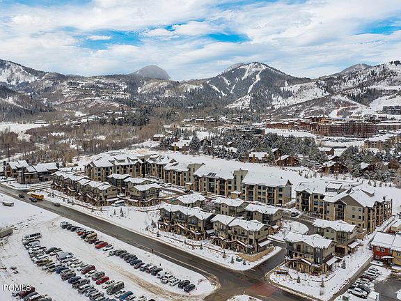 5th image of 3751 Blackstone Dr #3I