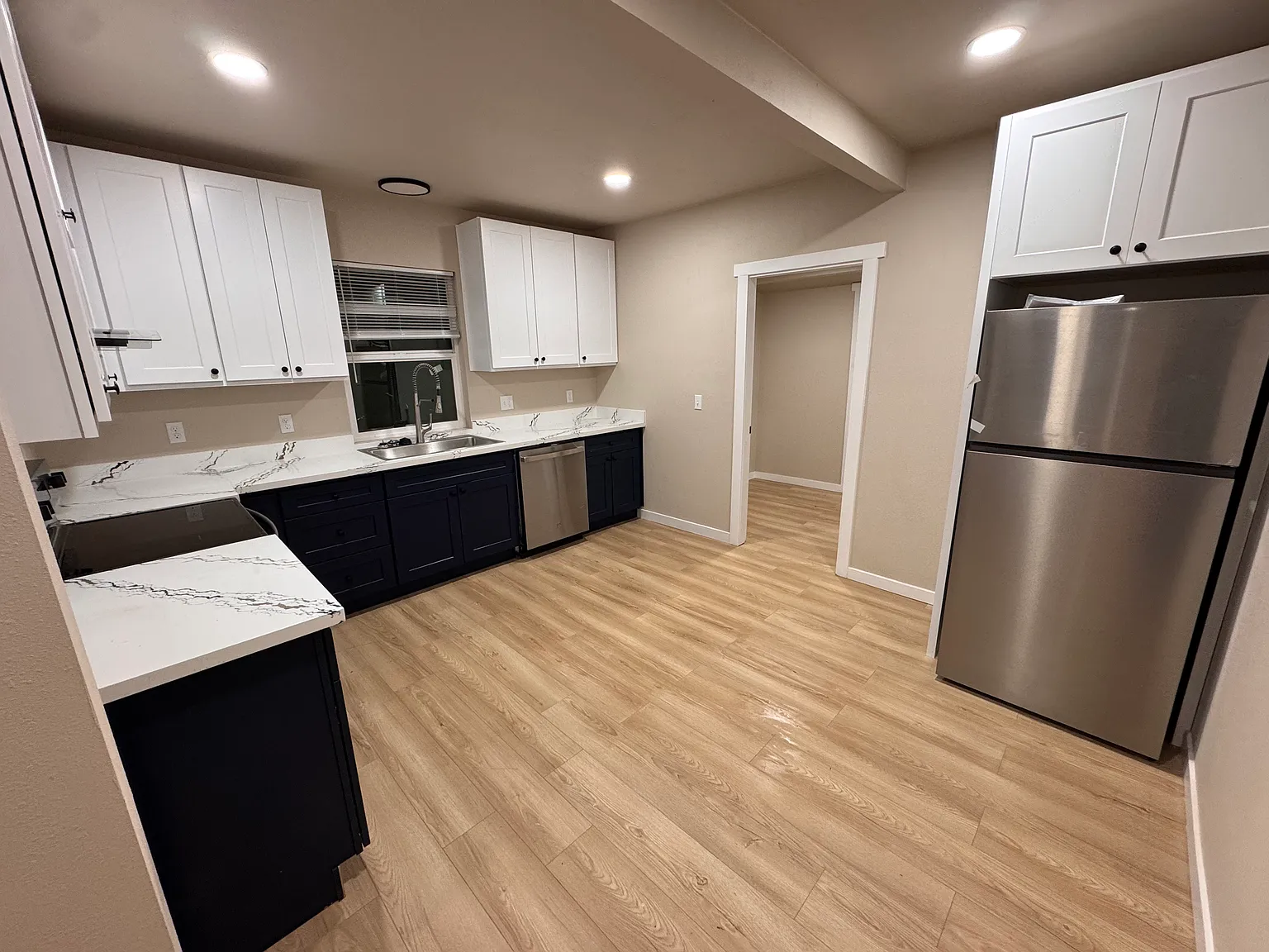 3 bed, 1.5 bath, 1548 sqft, $2,600 — Photo 2