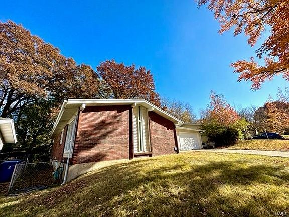 3rd image of 7310 Boellner Dr