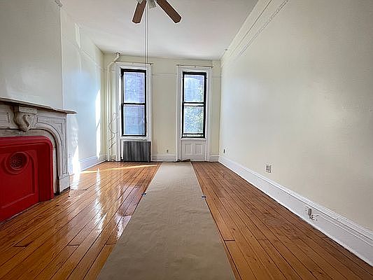 5th image of 129 Montrose Ave APT 2R