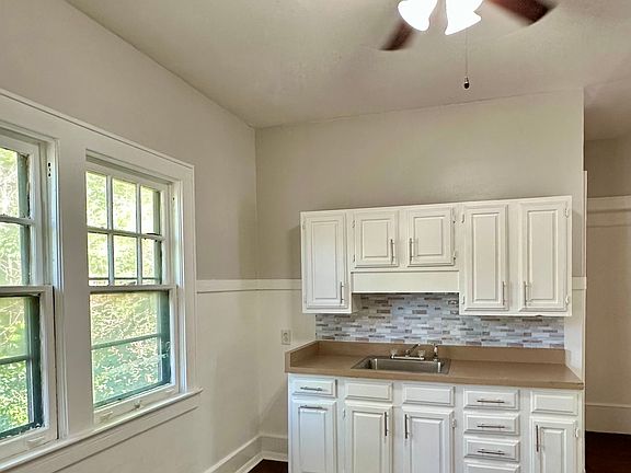 2nd image of 156 Avenue D