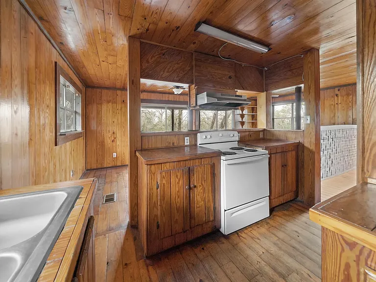 20973 Lakeview Dr — Photo 8