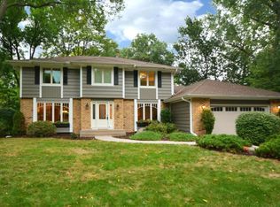 1291 Nursery Hill Ct, Arden Hills, MN 55112