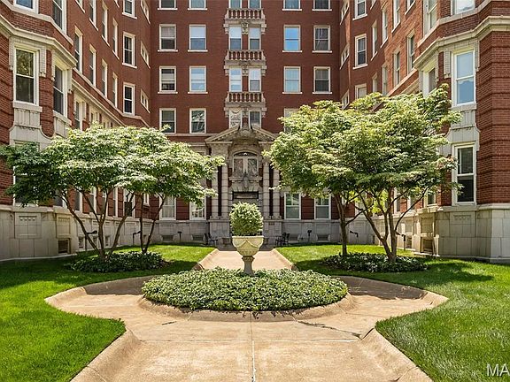 3rd image of 4944 Lindell Blvd APT 7E