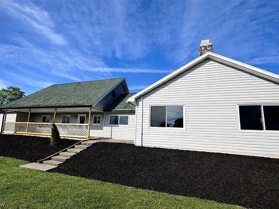2nd image of 1556 McGill Rd