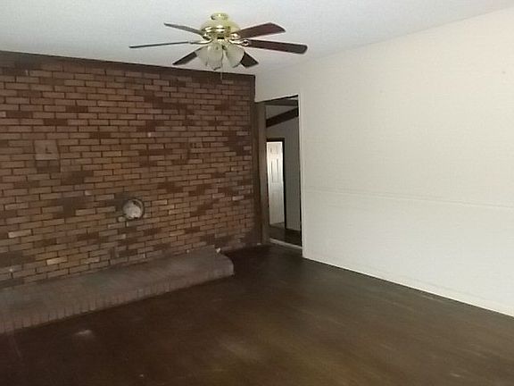 3rd image of 84 Mary Ln