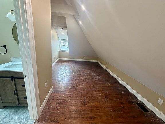 3rd image of 432 Meridian St #2B