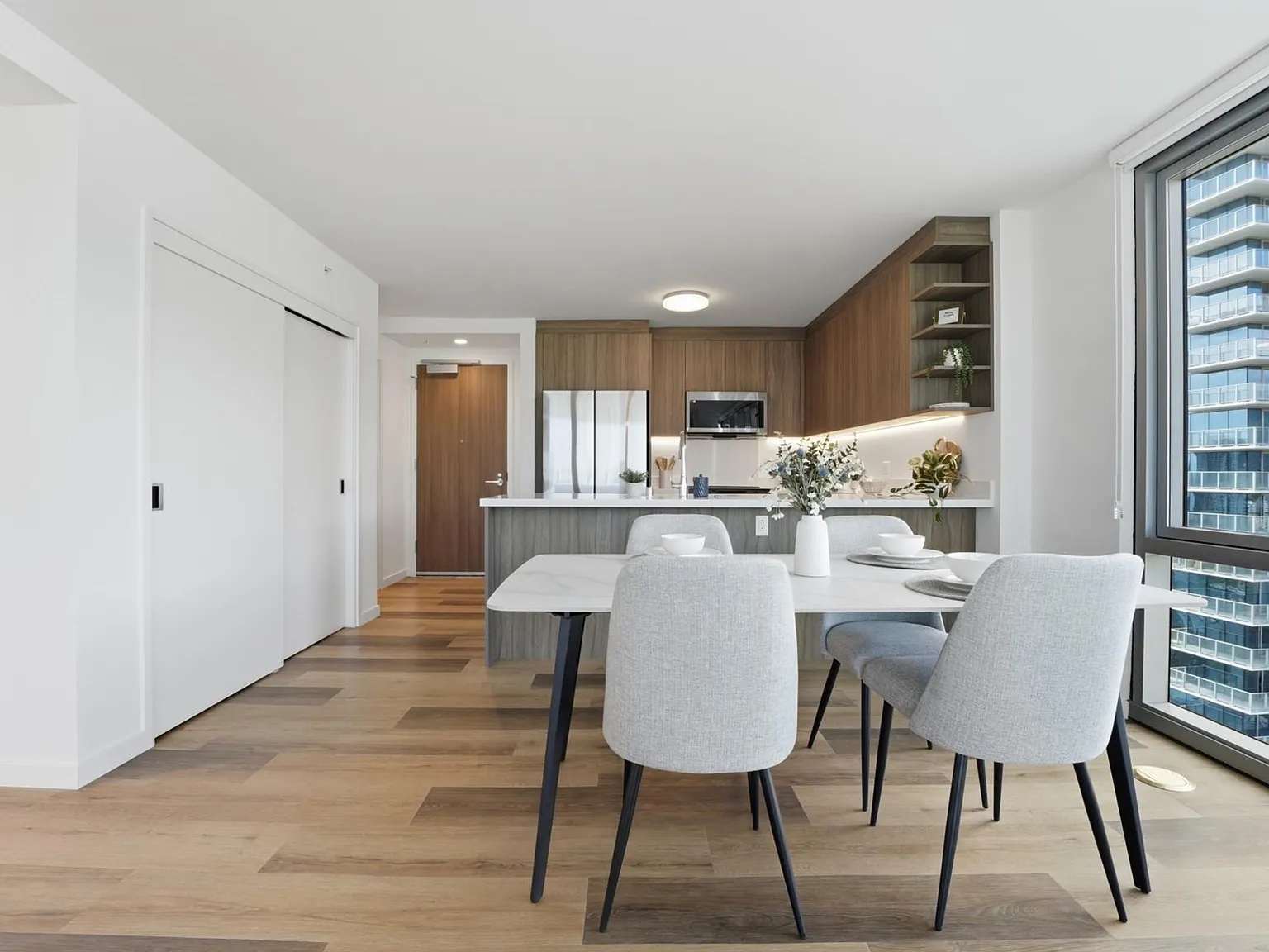 2 bed, $4,700 — Photo 4