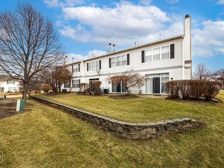 2843 Falling Waters Dr — Photo 10