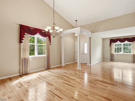 4th image of 18269 River Valley Blvd