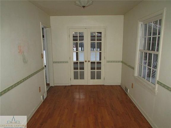 5th image of 1016 E Beech St
