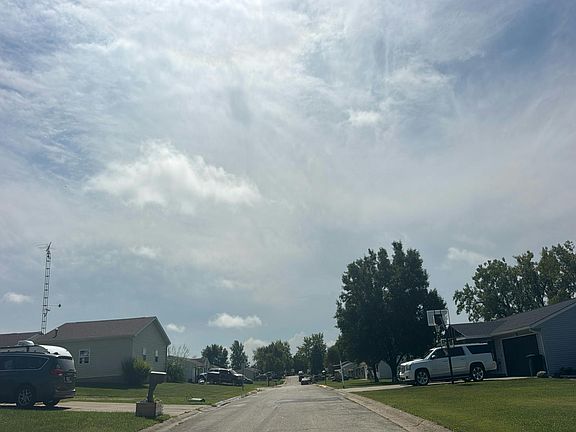 4th image of 3310 Red Feather Rd