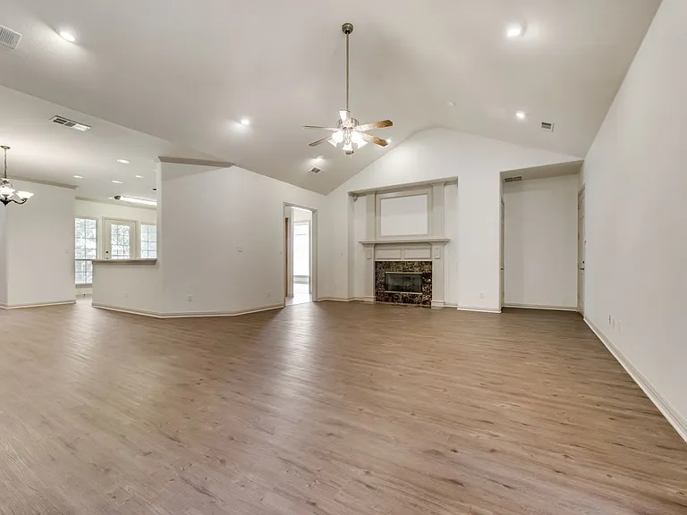 120 Cambridge Ct — Photo 7