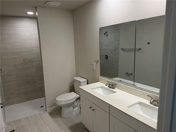 5th image of 3819/3821 SW 9th Ave