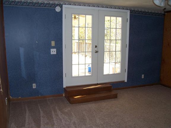 3rd image of 124 Annette Dr