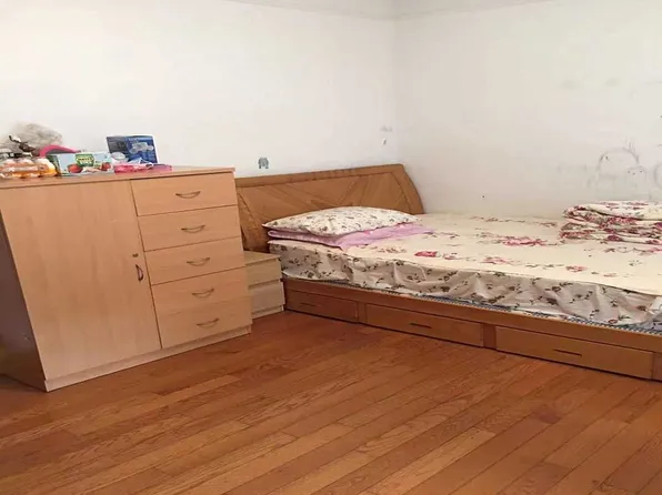 765 42nd St APT 17, Brooklyn, NY 11232