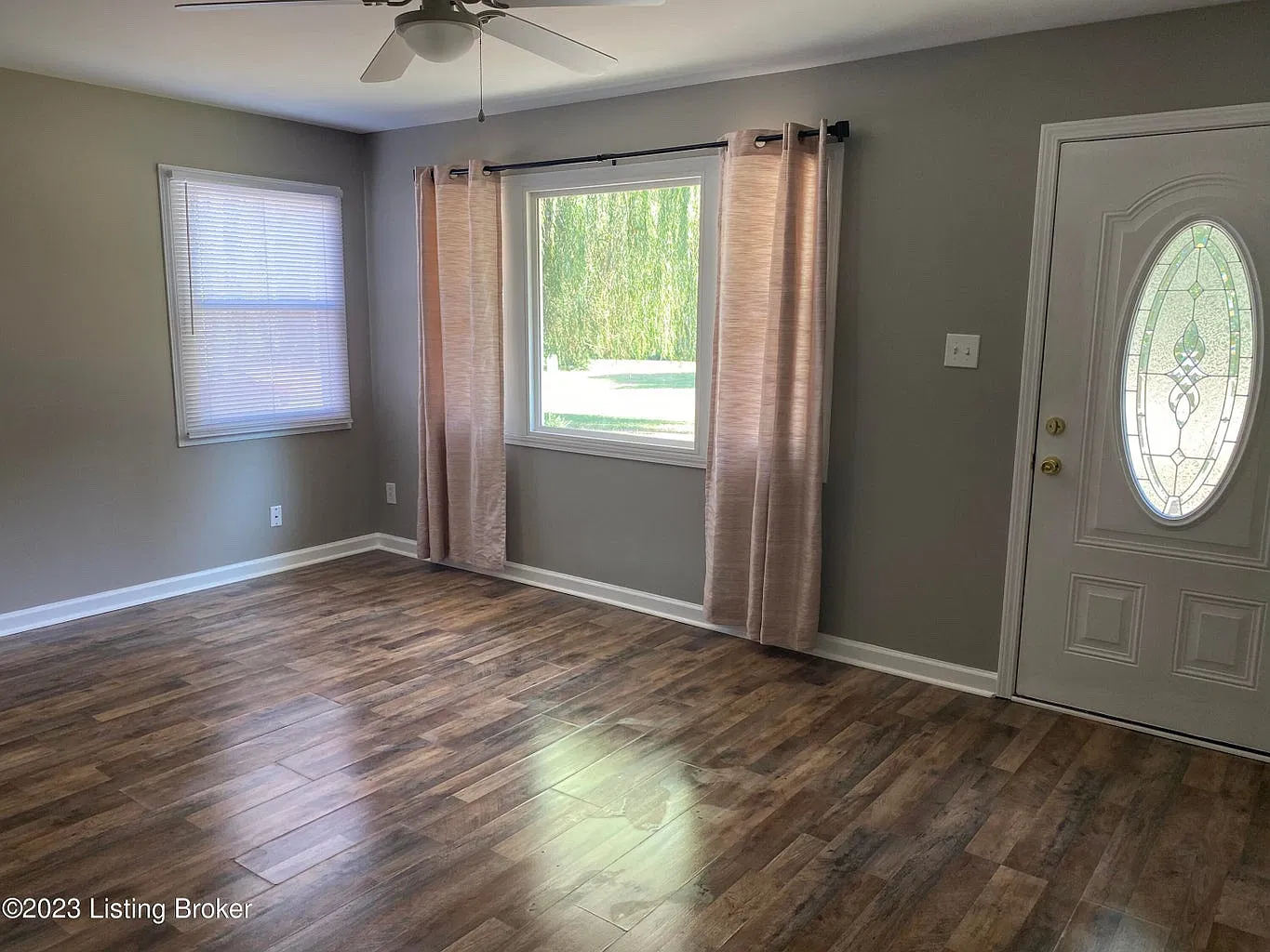 2 bed, 800 sqft, $1,600 — Photo 4