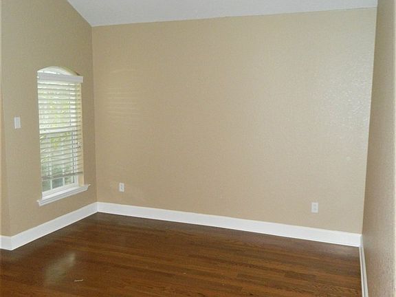5th image of 1622 Gardenpark Ln