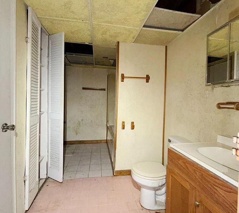 28th image of 1709 Emerson Ave