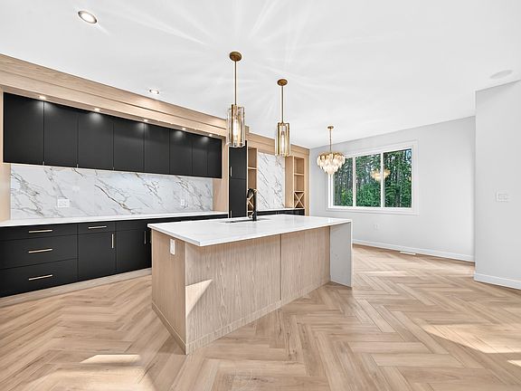4th image of 55 Meadowgrove Ln