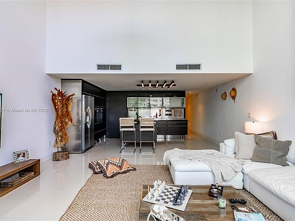 5th image of 6000 Collins Ave APT 522
