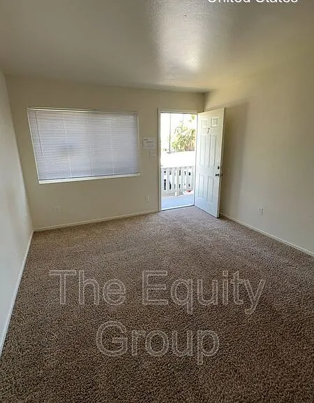 311 E Elm St #7 — Photo 3