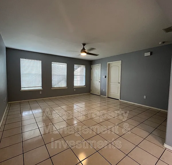 1522 W Nolana Ave #A — Photo 6