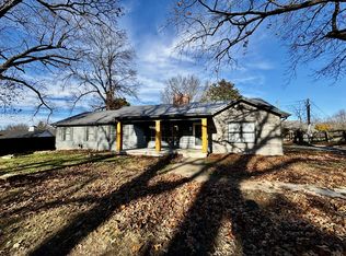 302 Bluebird Ln, Lebanon, MO 65536