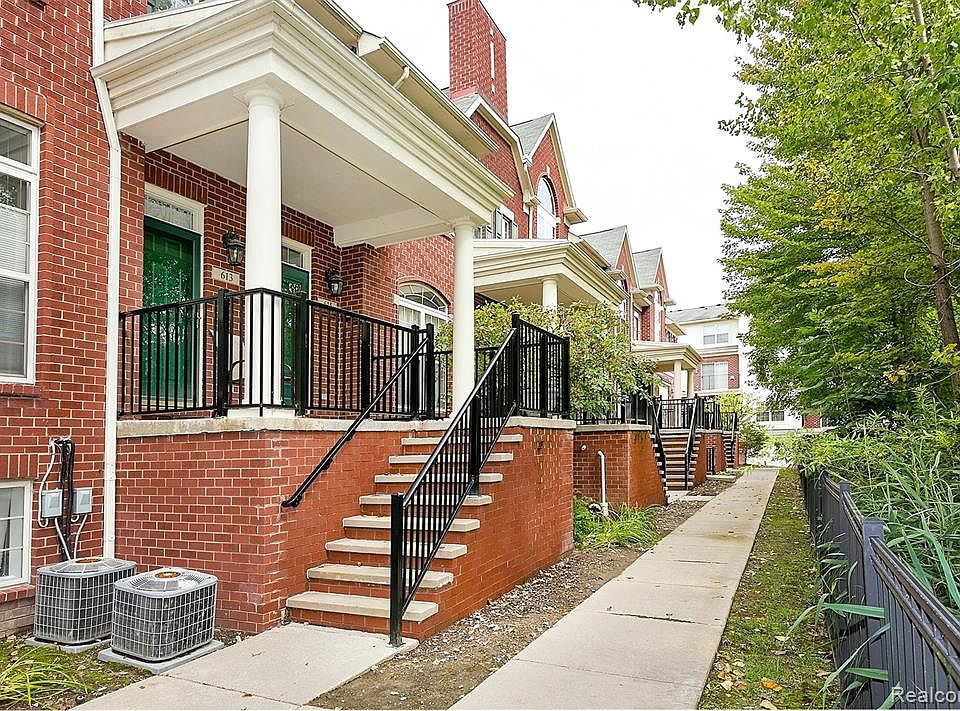 1st image of 615 Village Ln #1