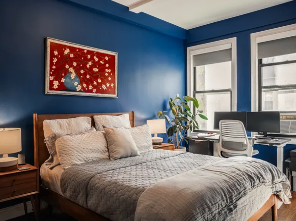 321 West 55th Street image 9 of 12